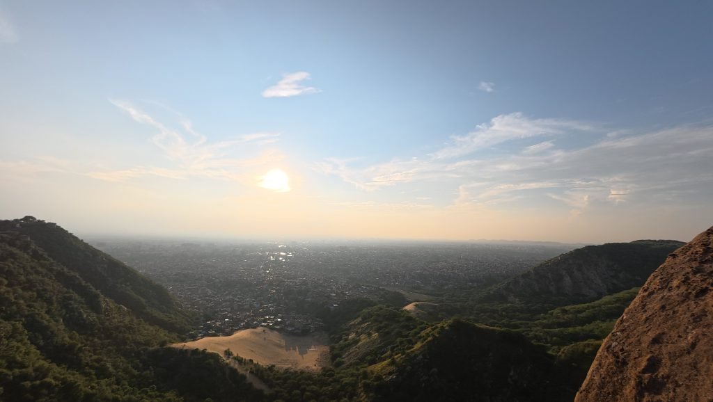 Nahargarh Fort overlooking Jaipur, Rajasthan — photograph 1