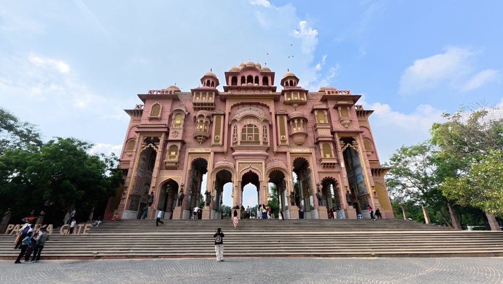 Patrika Gate in Jaipur, Rajasthan — photograph 2