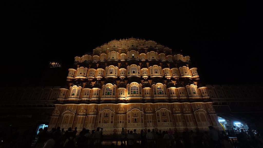 Hawa Mahal in Jaipur, Rajasthan — photograph 4