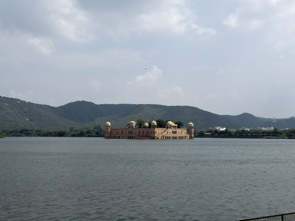 Jal Mahal on Man Sagar Lake in Jaipur, Rajasthan — photograph 1